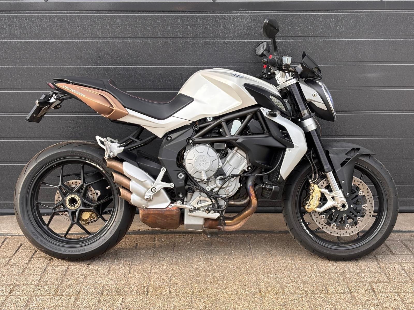 MV Agusta Brutale 675