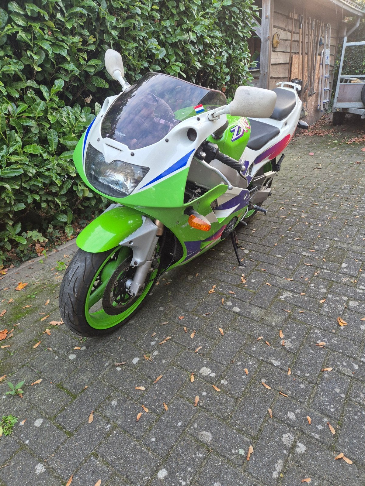 Kawasaki GPz 400R