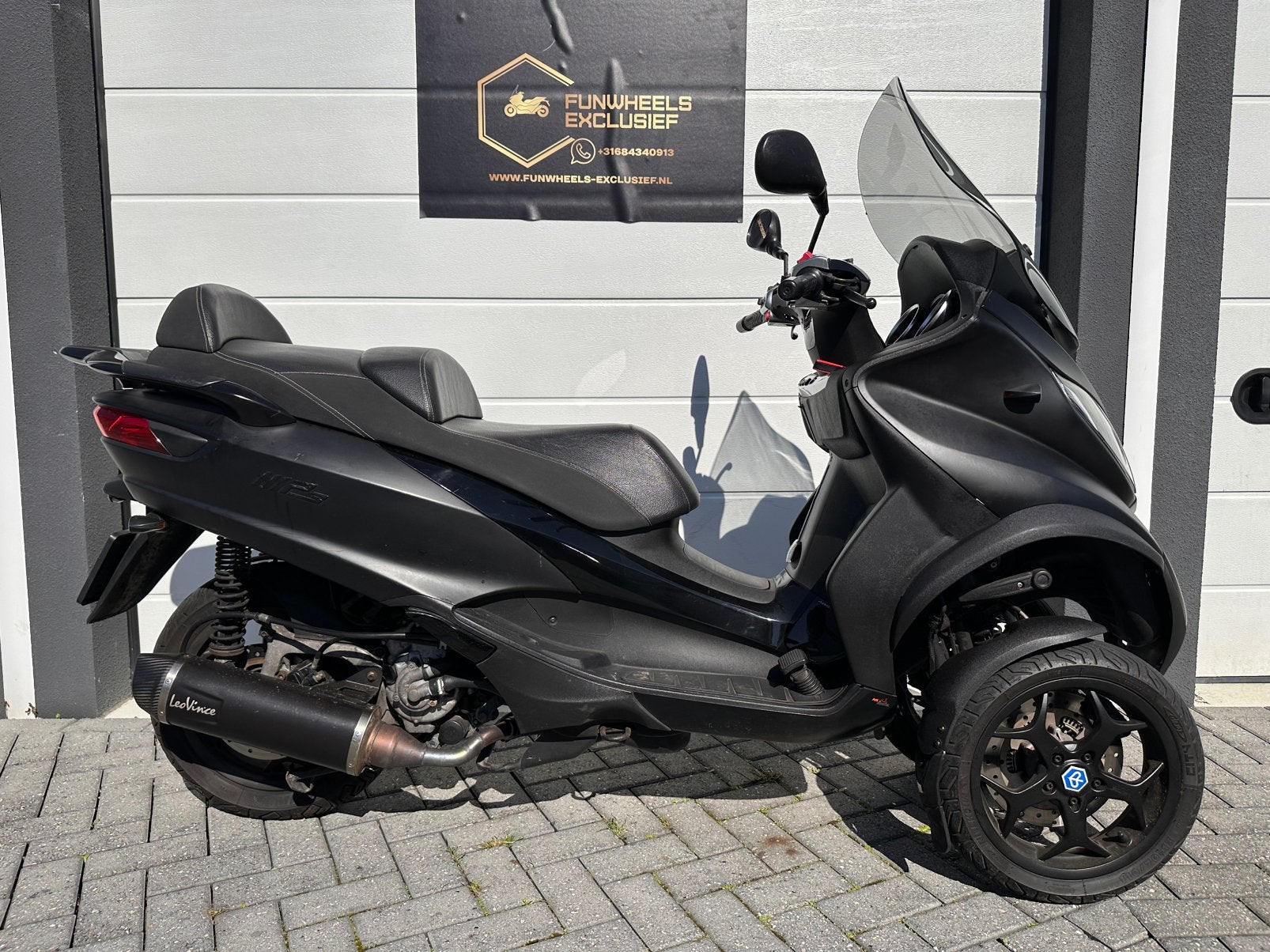 Piaggio MP3 300 Sport