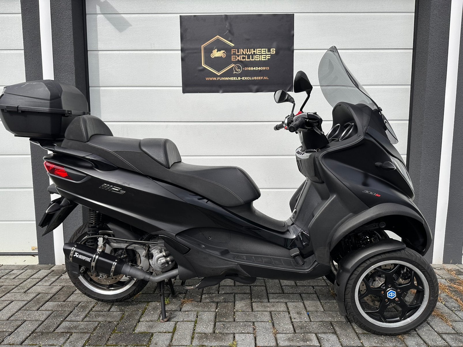 Piaggio MP3 300 Sport