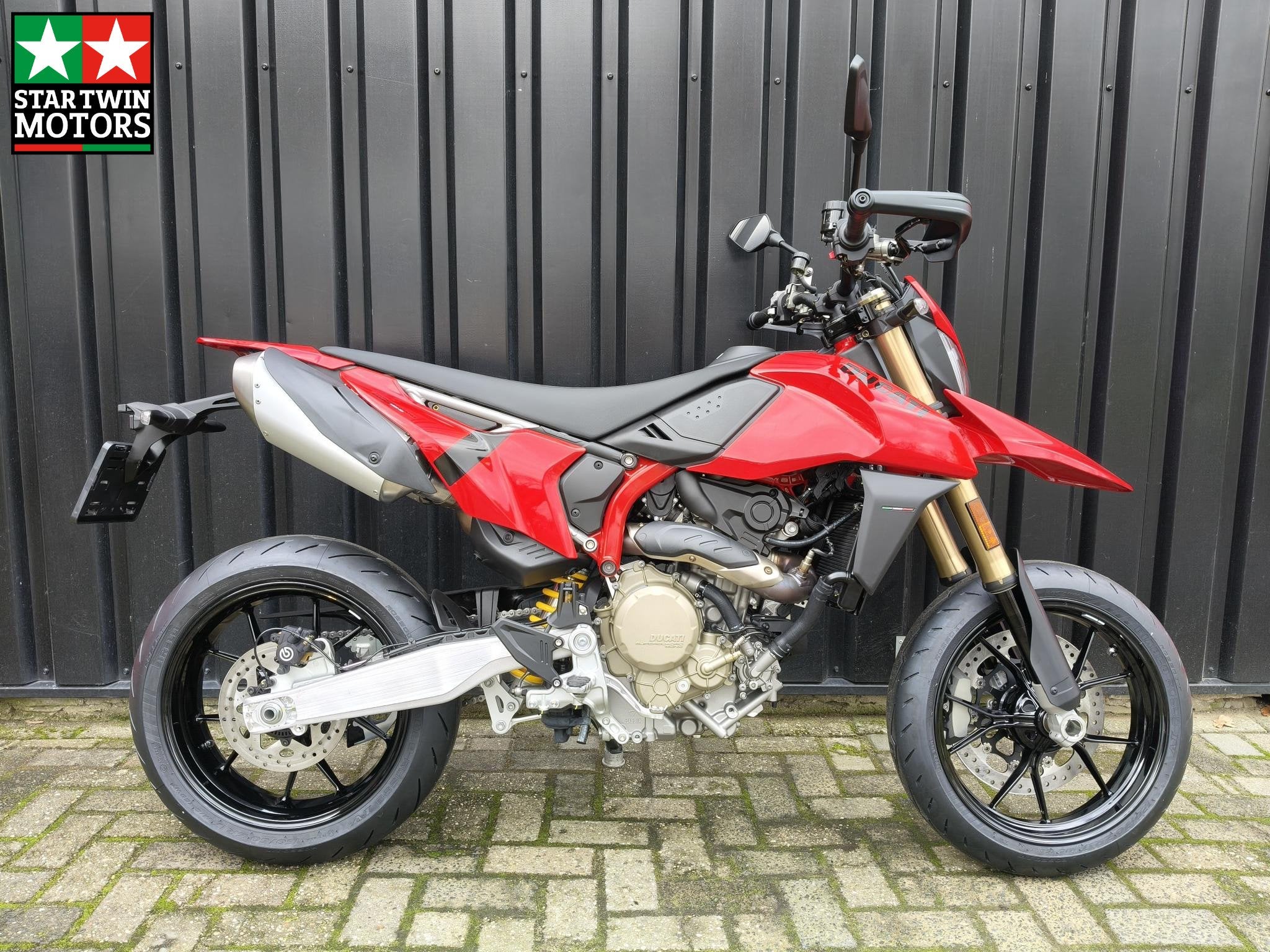 Ducati Hypermotard 698