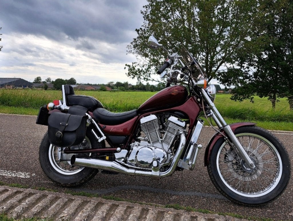 Suzuki Intruder 150