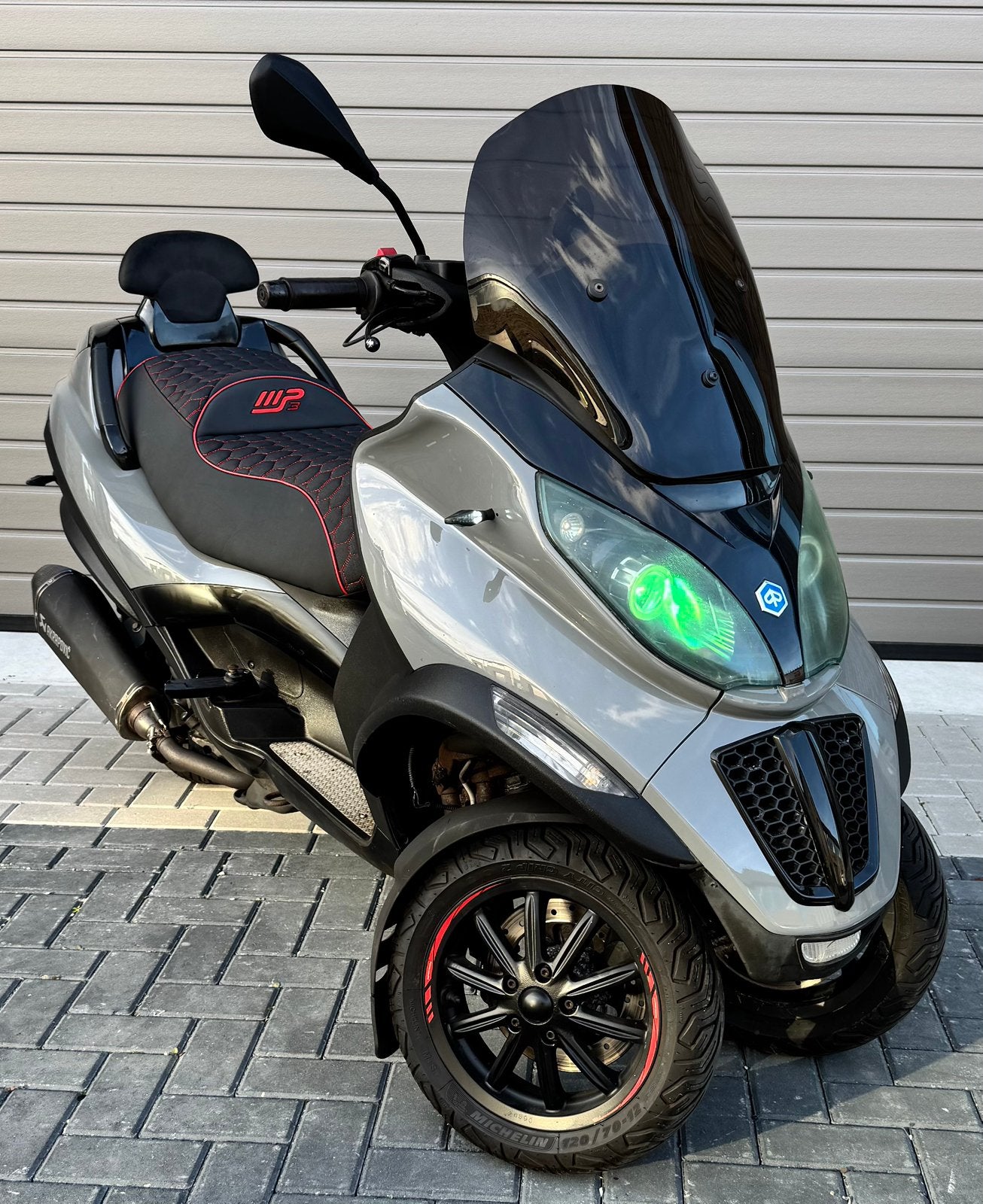 Piaggio MP3 300 Sport