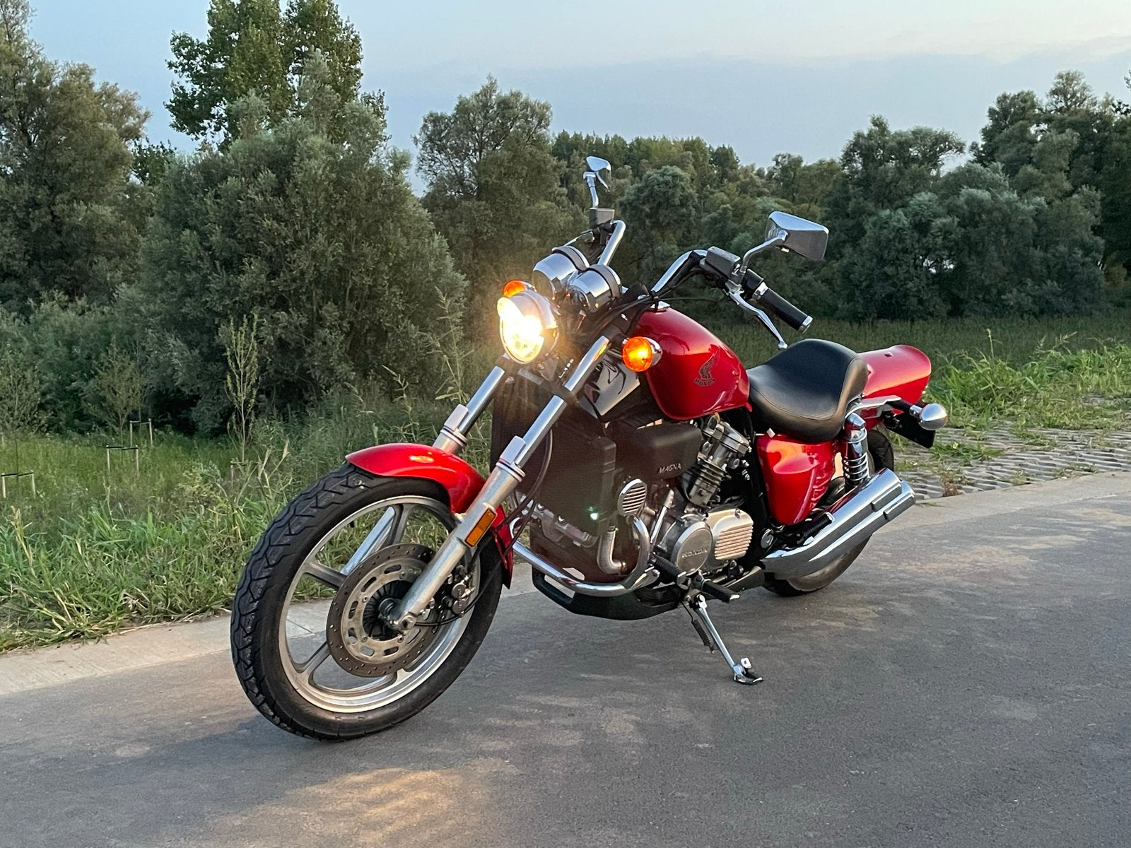 Honda VF 700C Super Magna
