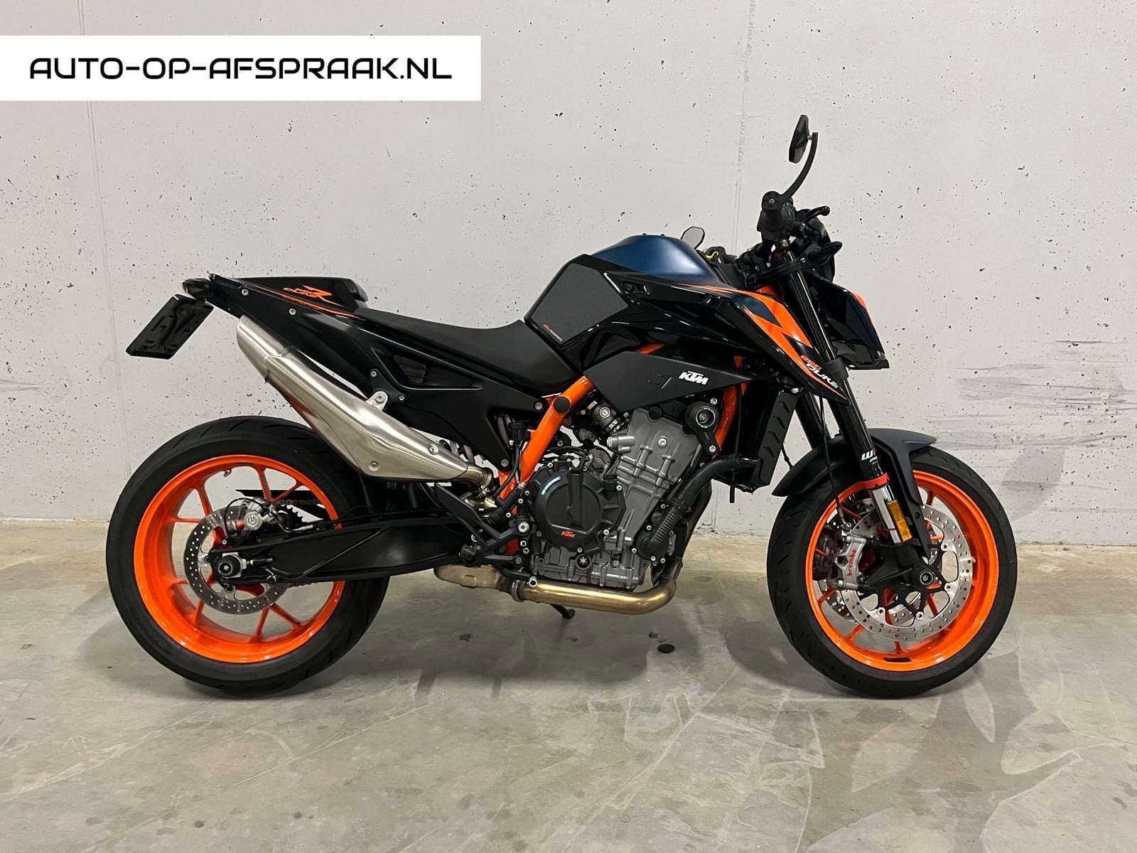 KTM 890 Duke R
