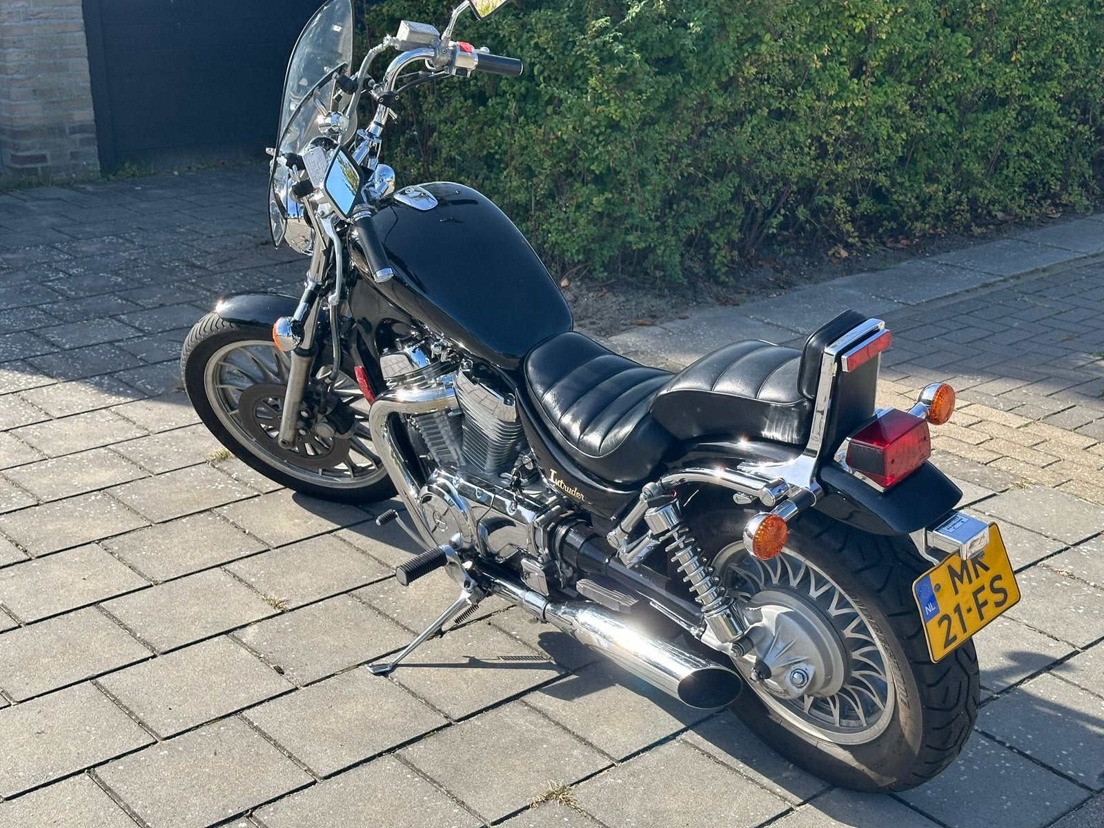Suzuki VS 700GL Intruder
