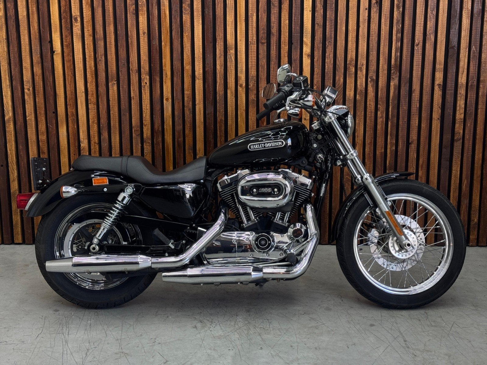 Harley-Davidson XL 1200R Sportster Roadster
