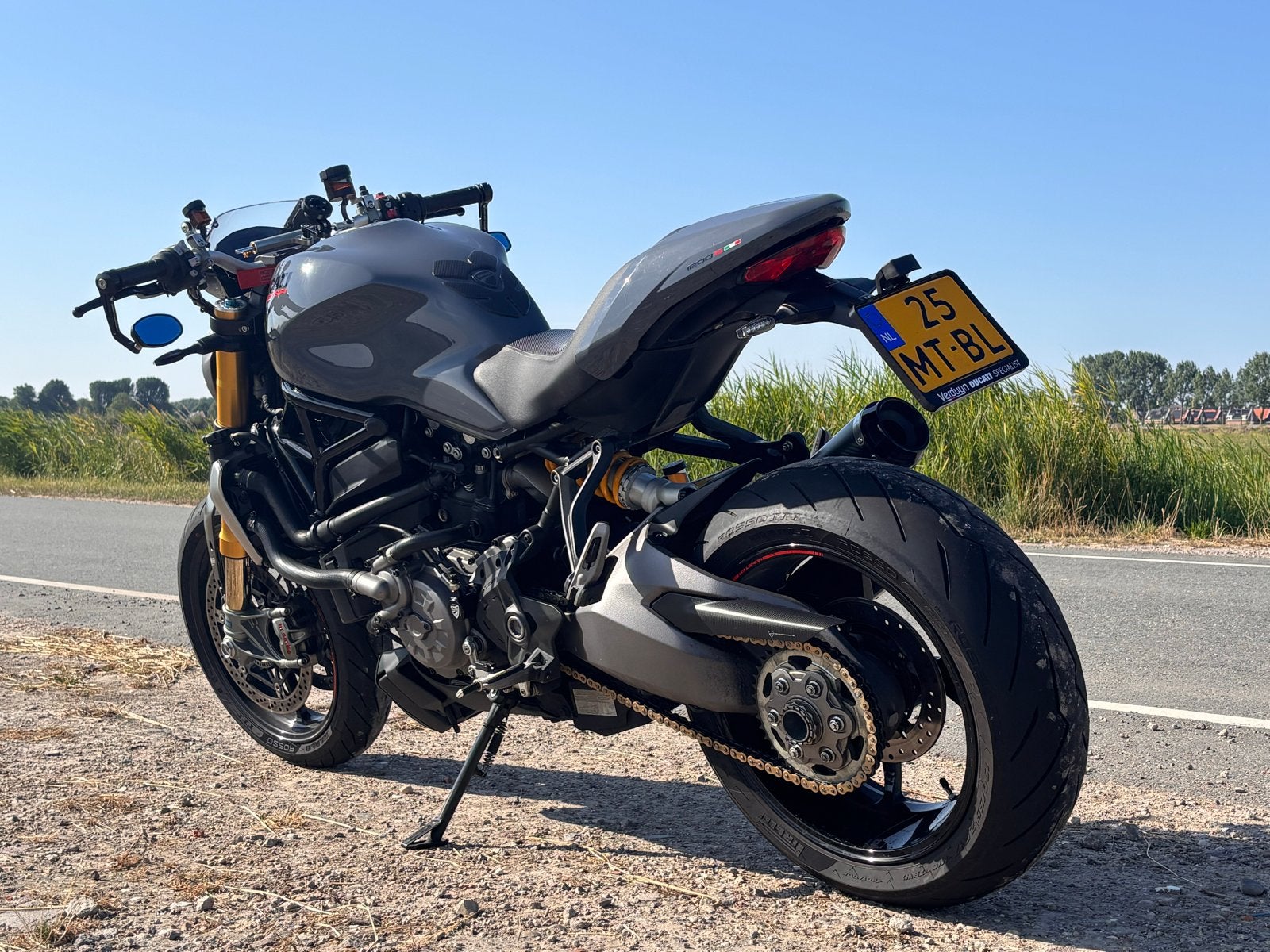 Ducati Monster 1200S