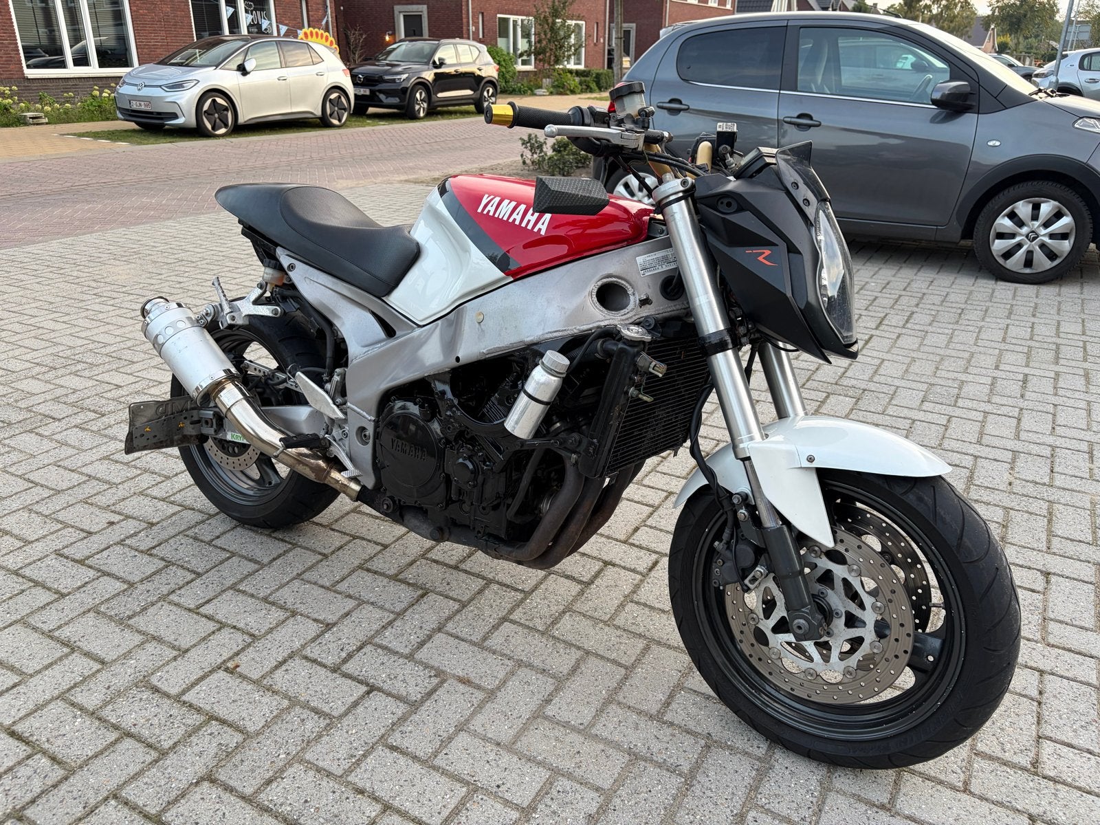 Yamaha FZR 1000 Genesis
