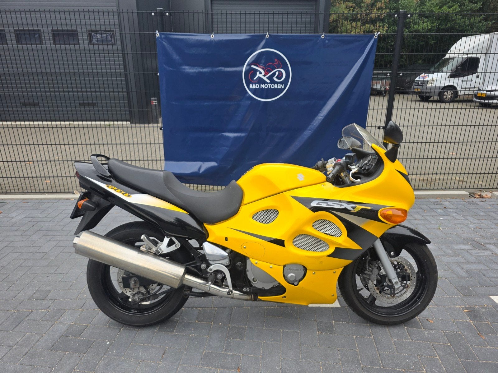 Suzuki GSX 600F