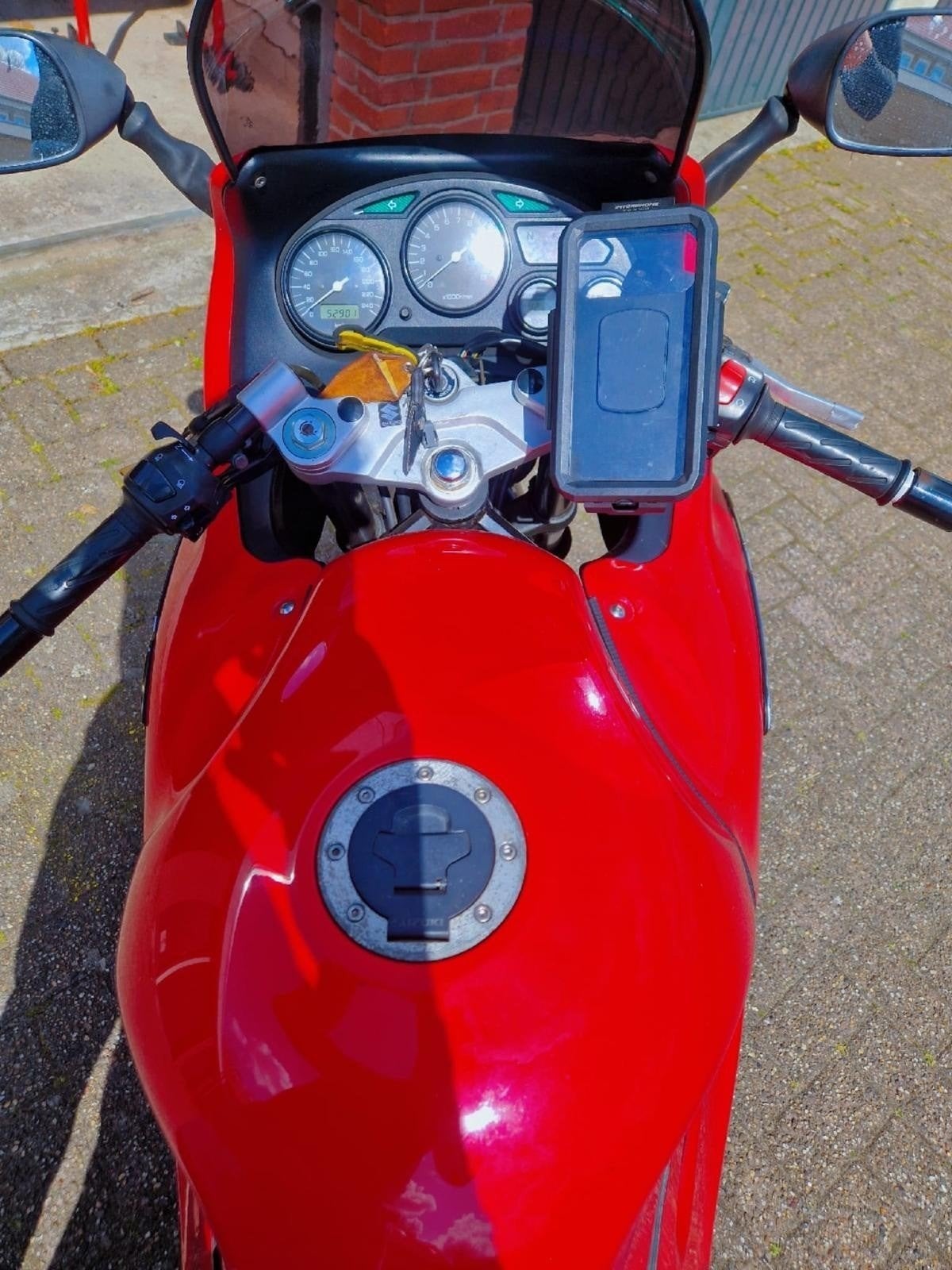 Suzuki GSX 600F