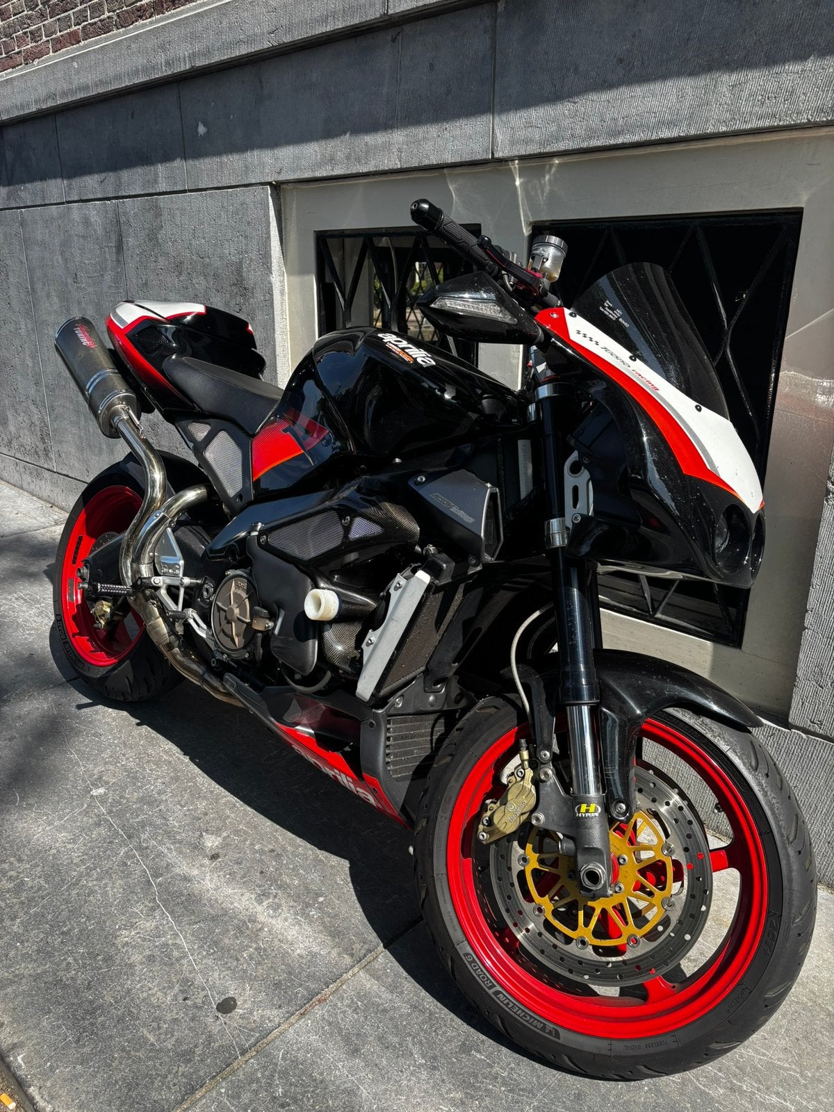 Aprilia Tuono 1000