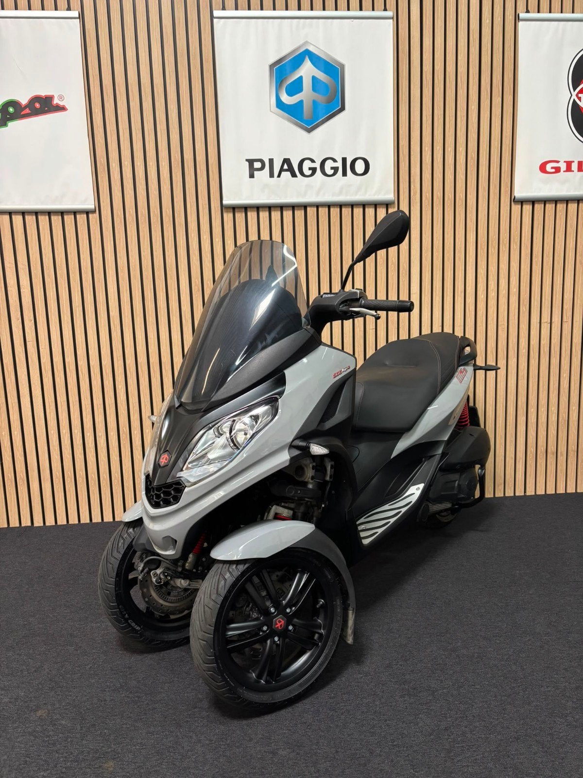 Piaggio MP3 300 HPE