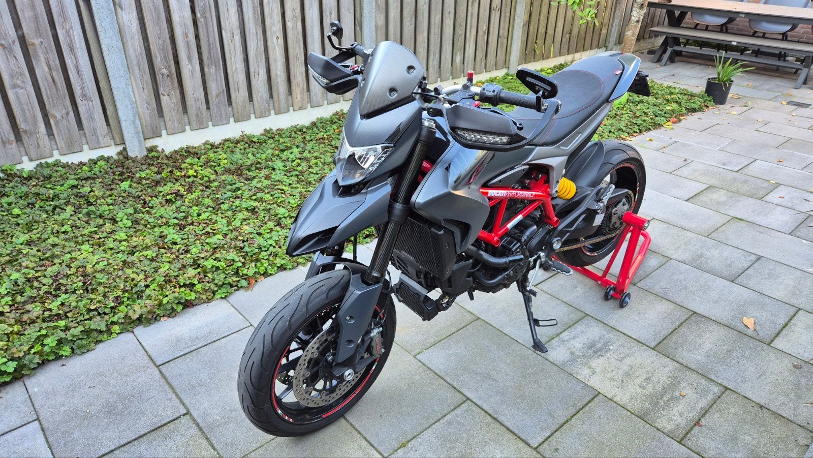 Ducati Hypermotard 939