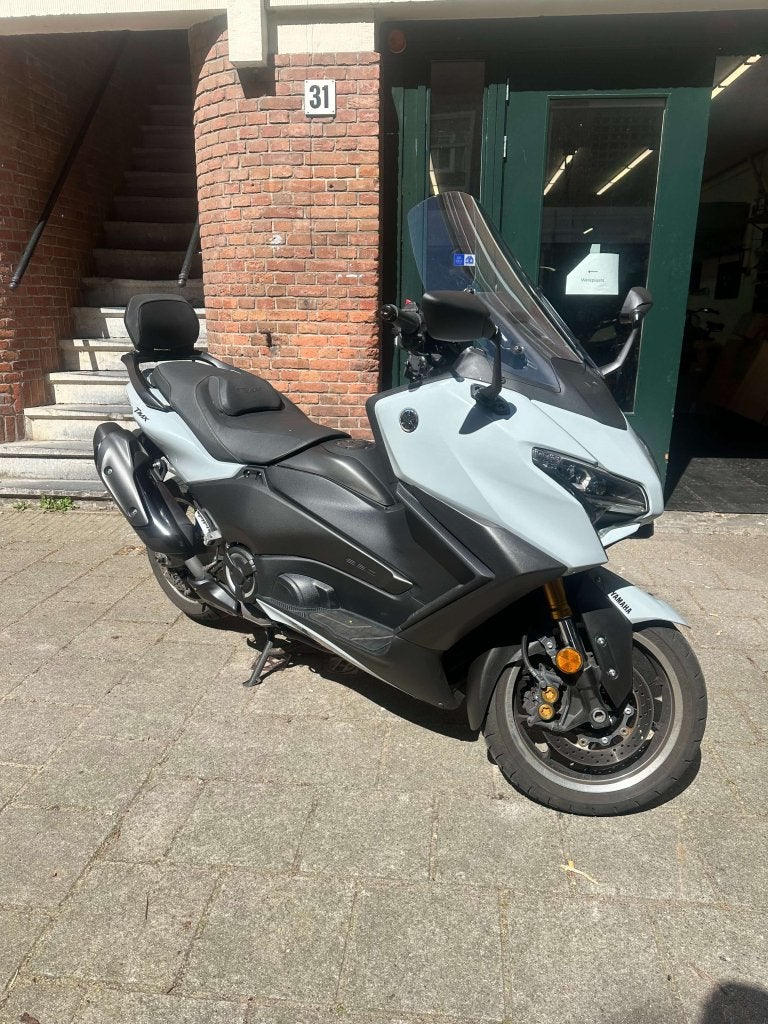 Yamaha TMAX 560