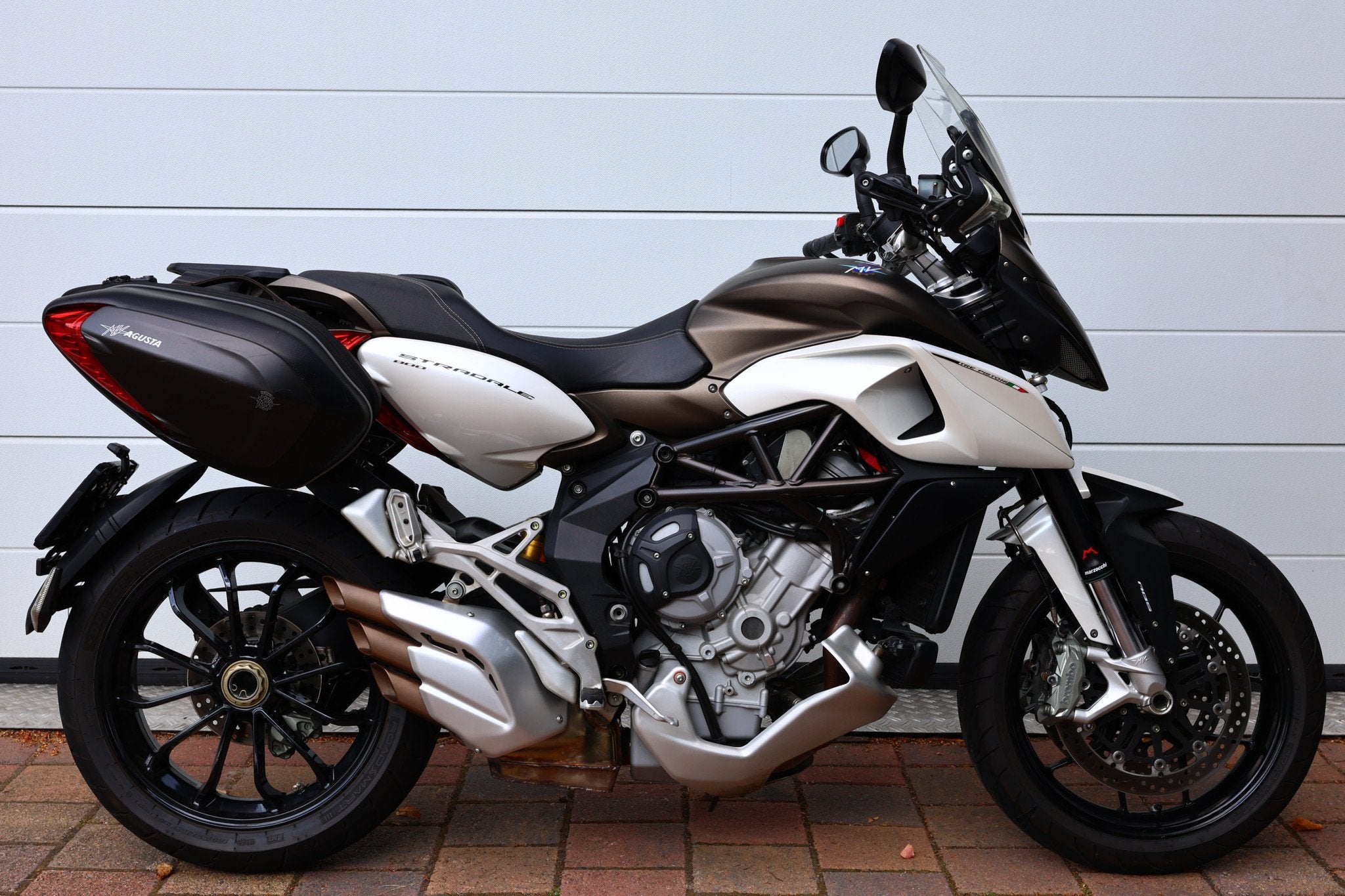 MV Agusta Stradale 800