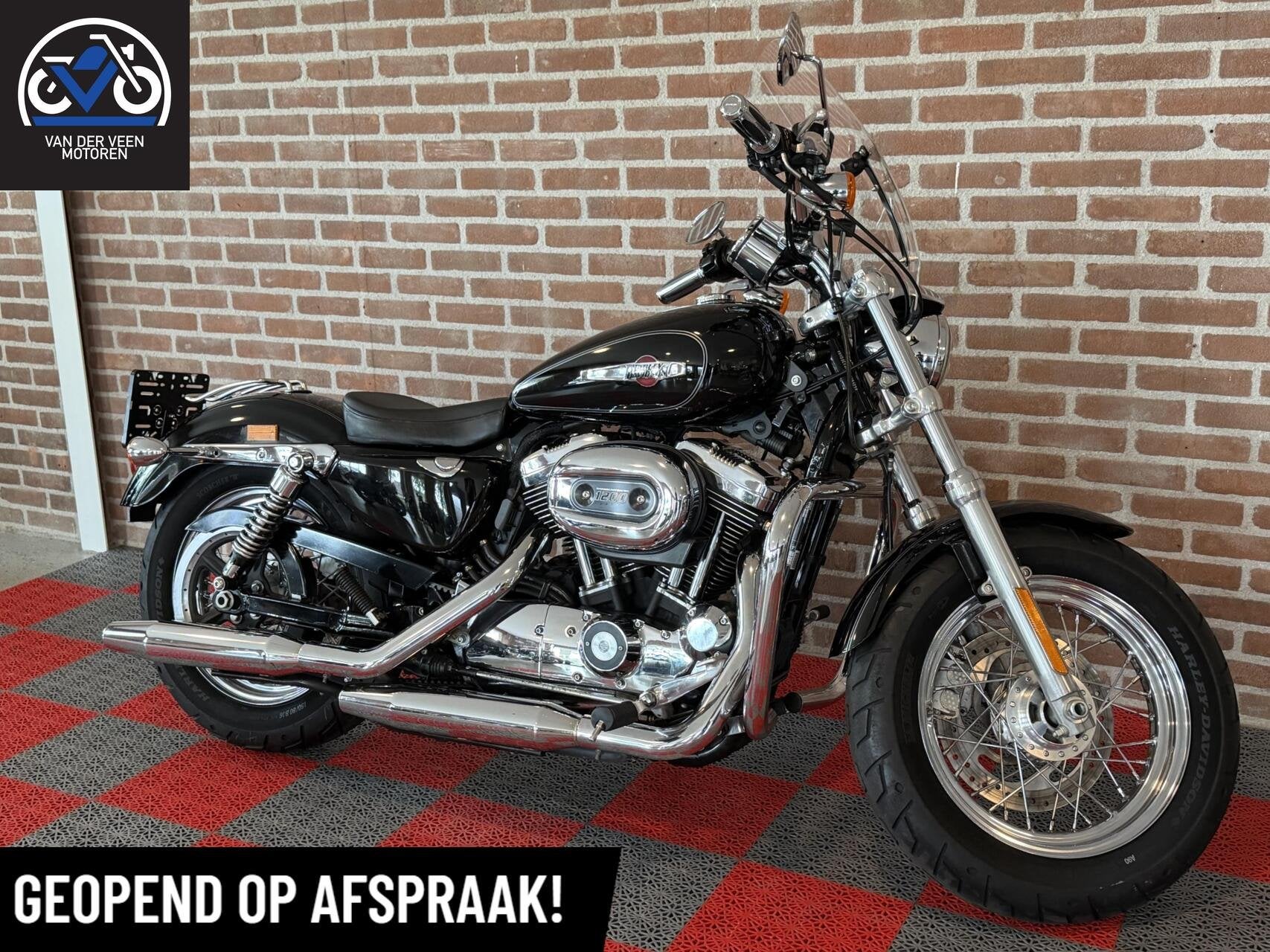 Harley-Davidson XL 1200C Sportster Custom