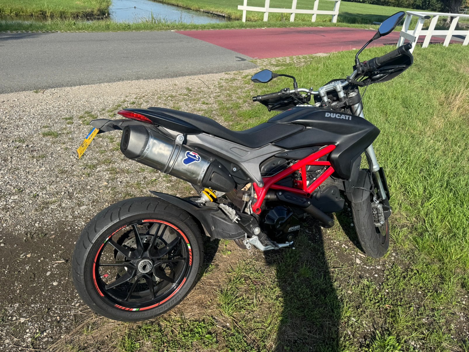 Ducati Hypermotard 820