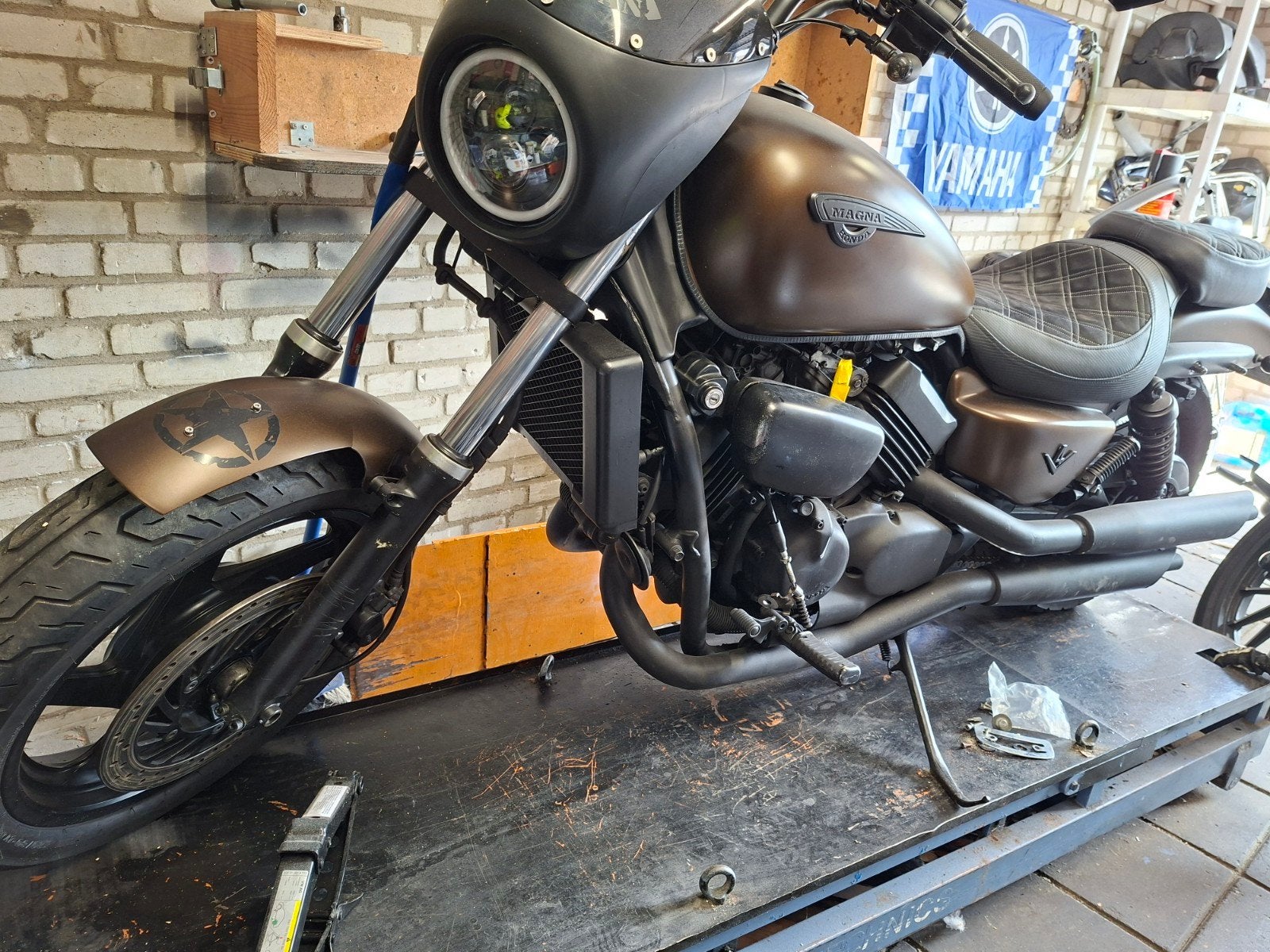 Honda VF 750C Super Magna V45