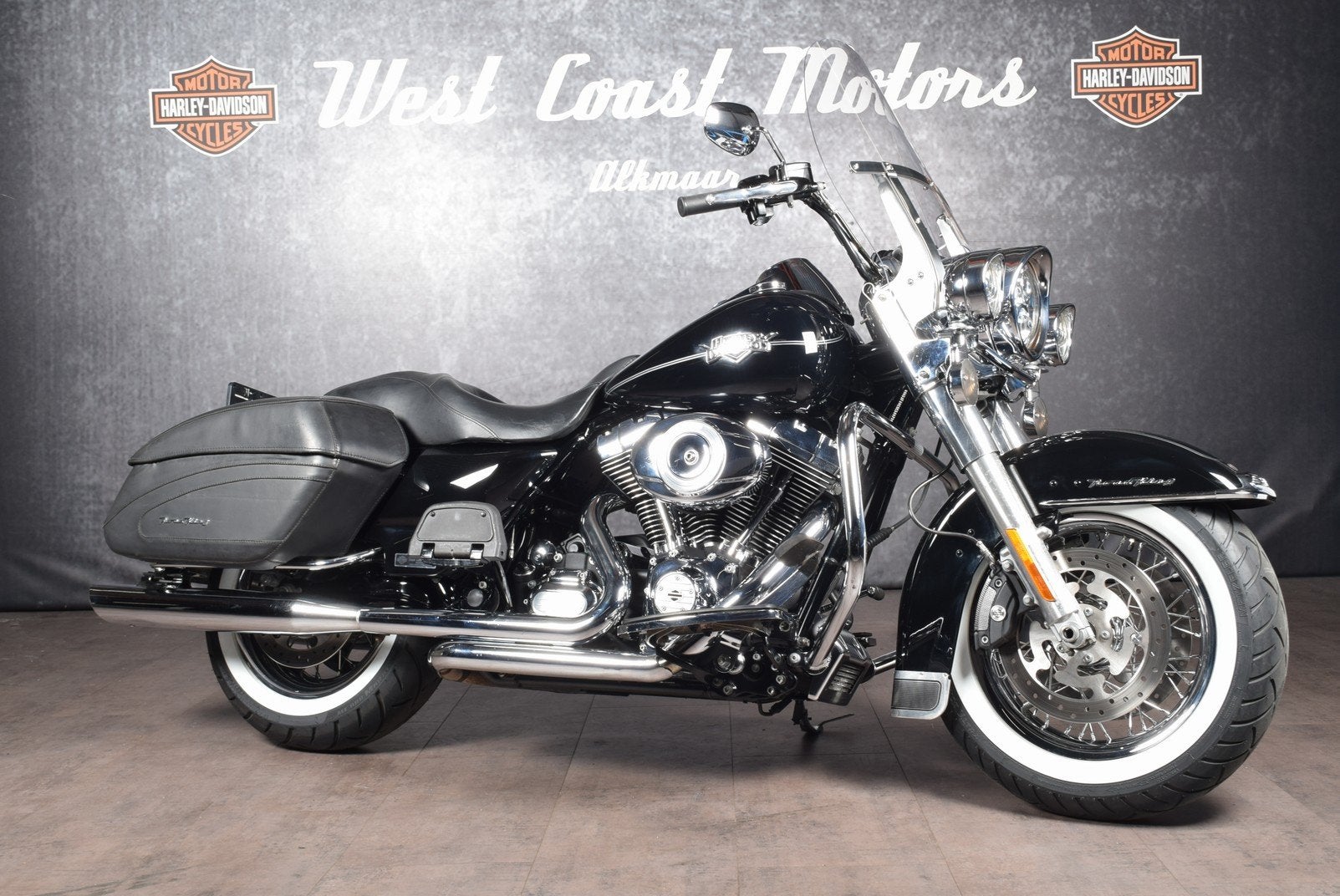 Harley-Davidson FLHRC Road King Classic