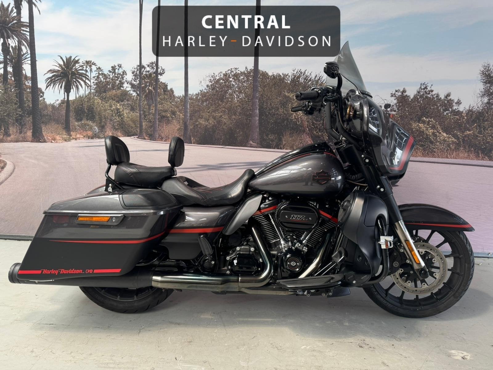 Harley-Davidson CVO Street Glide FLHXSE