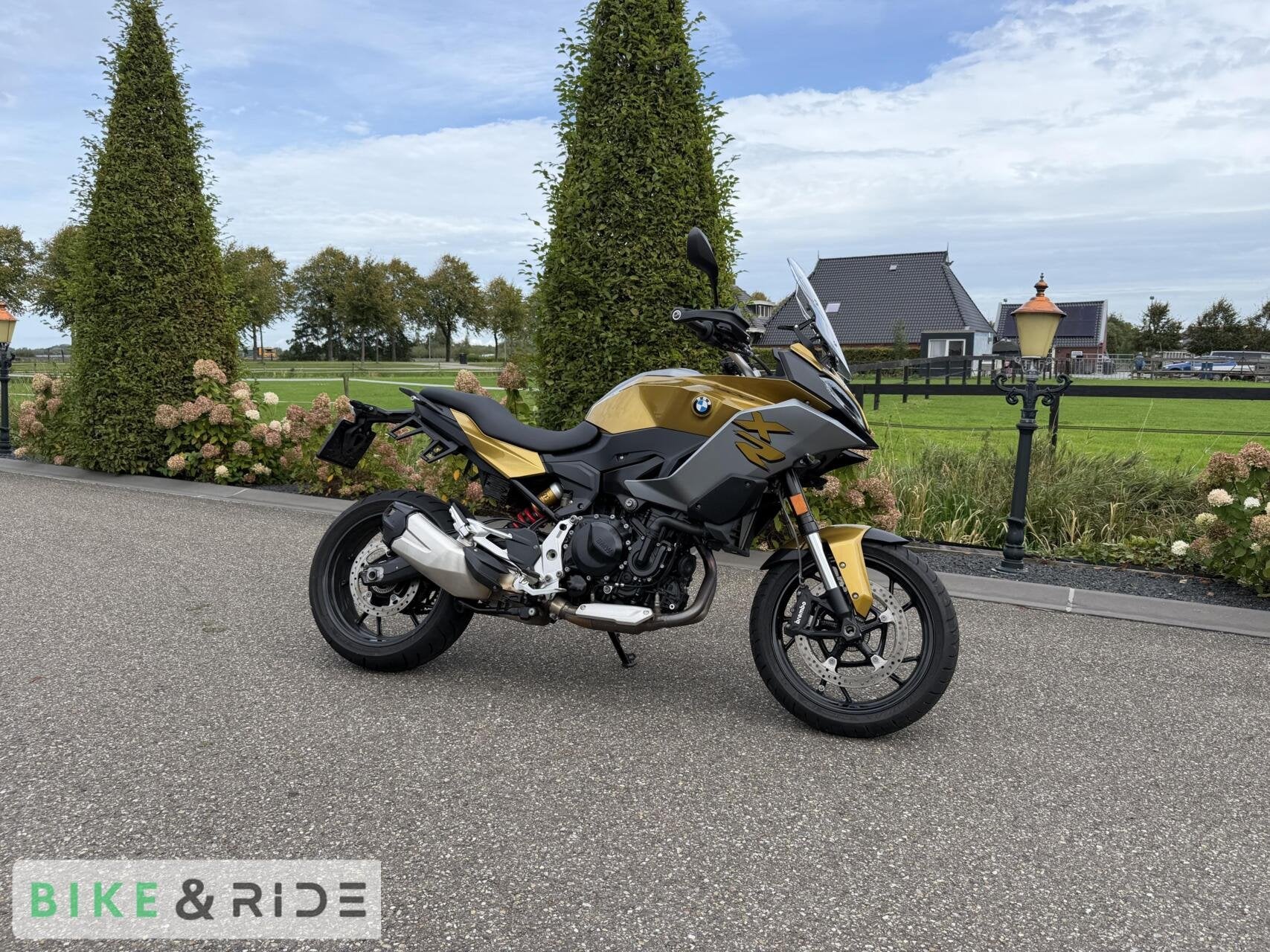 BMW F900 XR