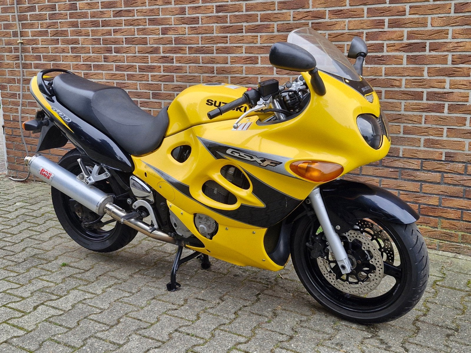 Suzuki GSX 600F
