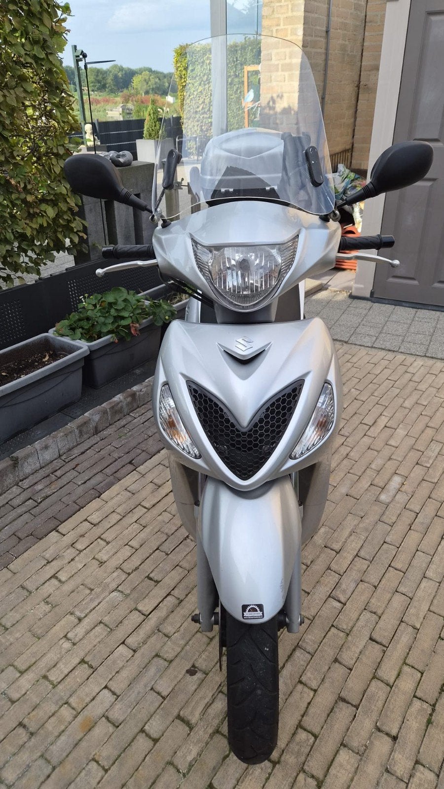 Suzuki UX 150
