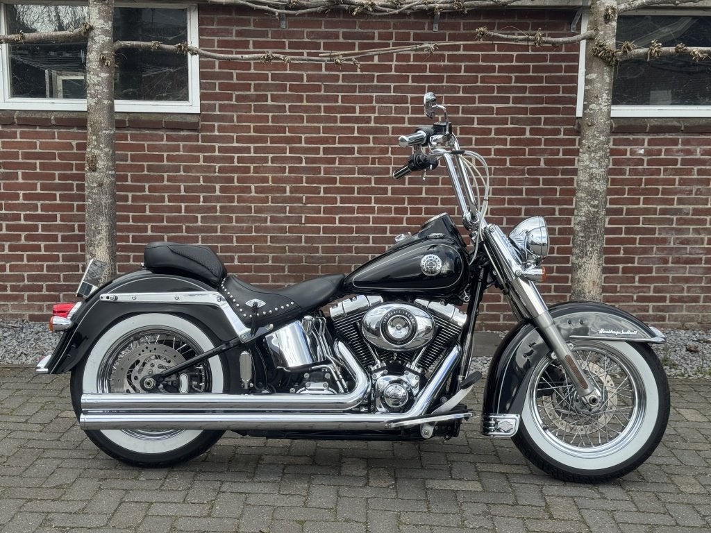 Harley-Davidson FLSTC Heritage Softail Classic