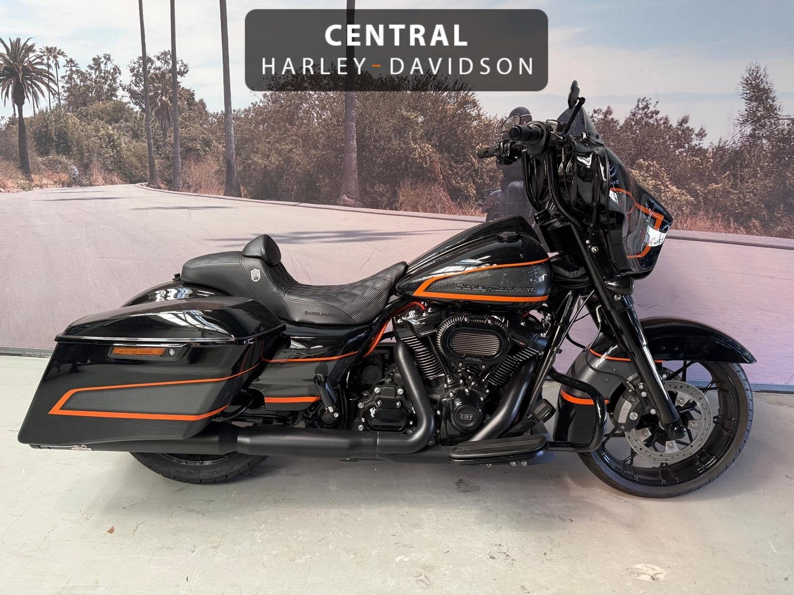 Harley-Davidson FLHXS Street Glide Special