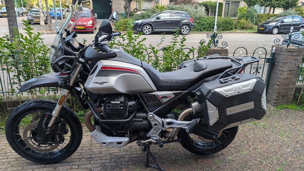 Moto Guzzi V85 TT Travel