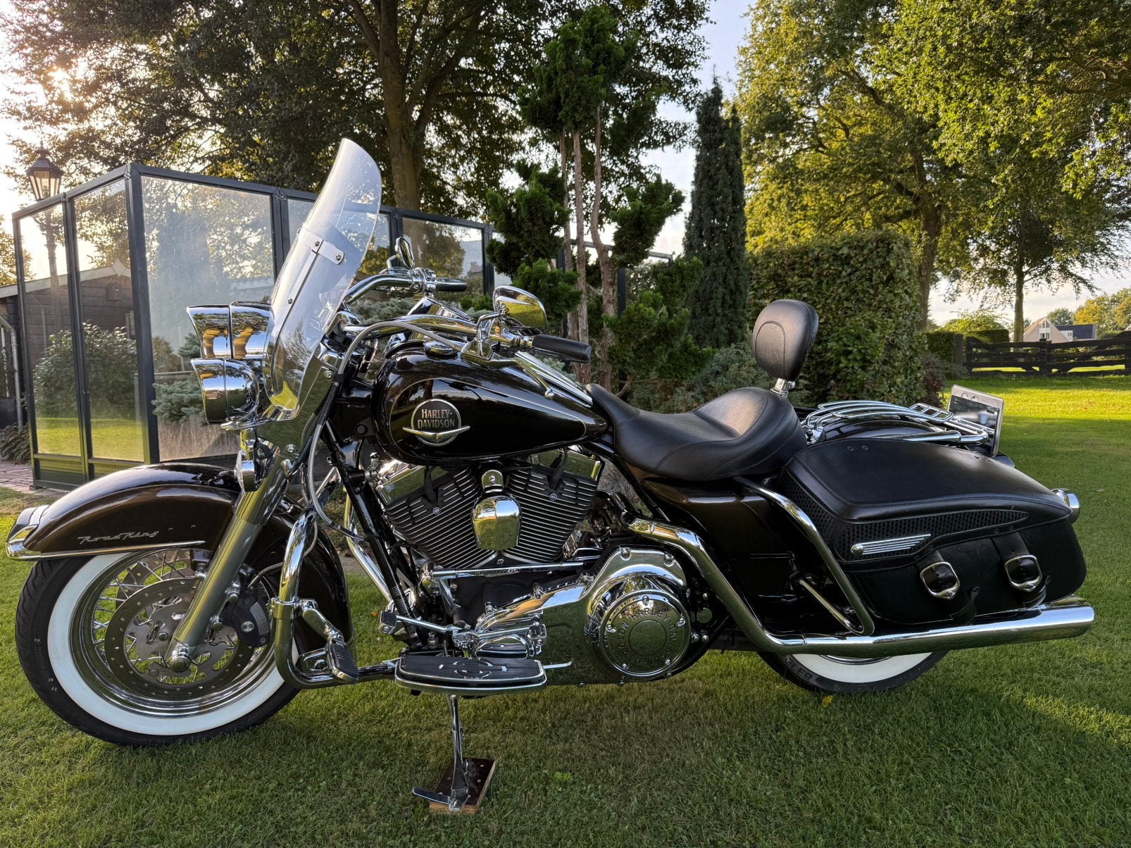 Harley-Davidson FLHRC Road King Classic