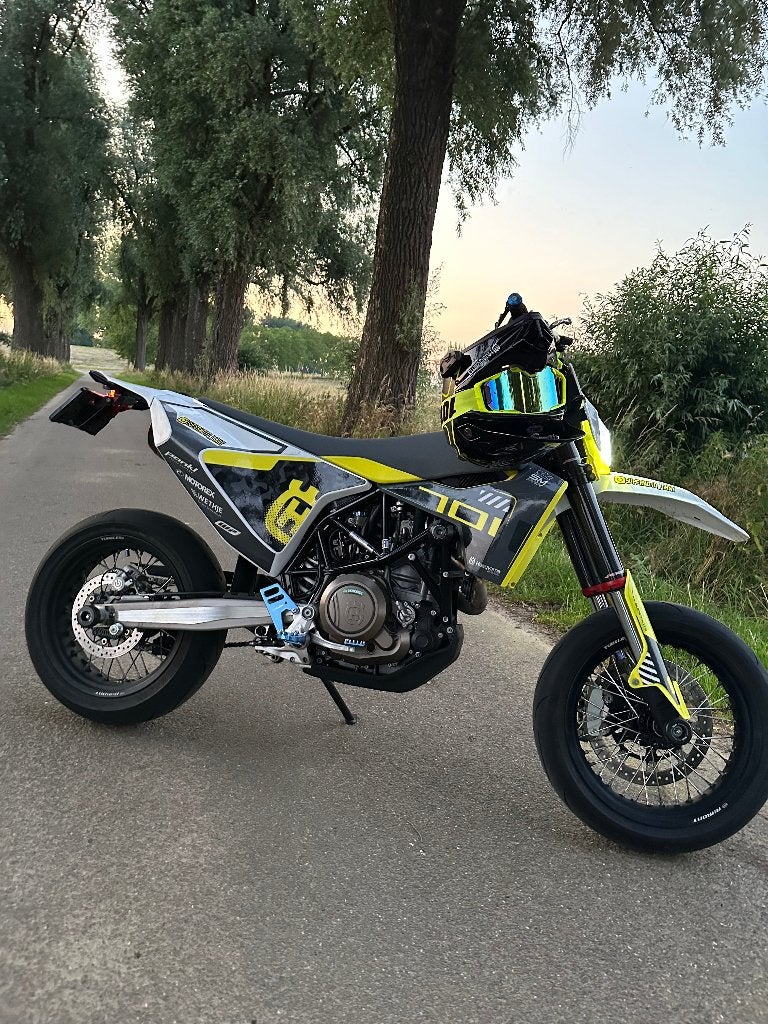 Husqvarna Supermoto 701