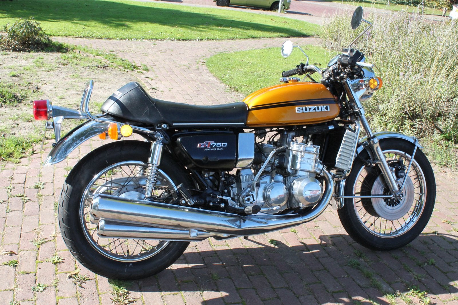 Suzuki GT 750