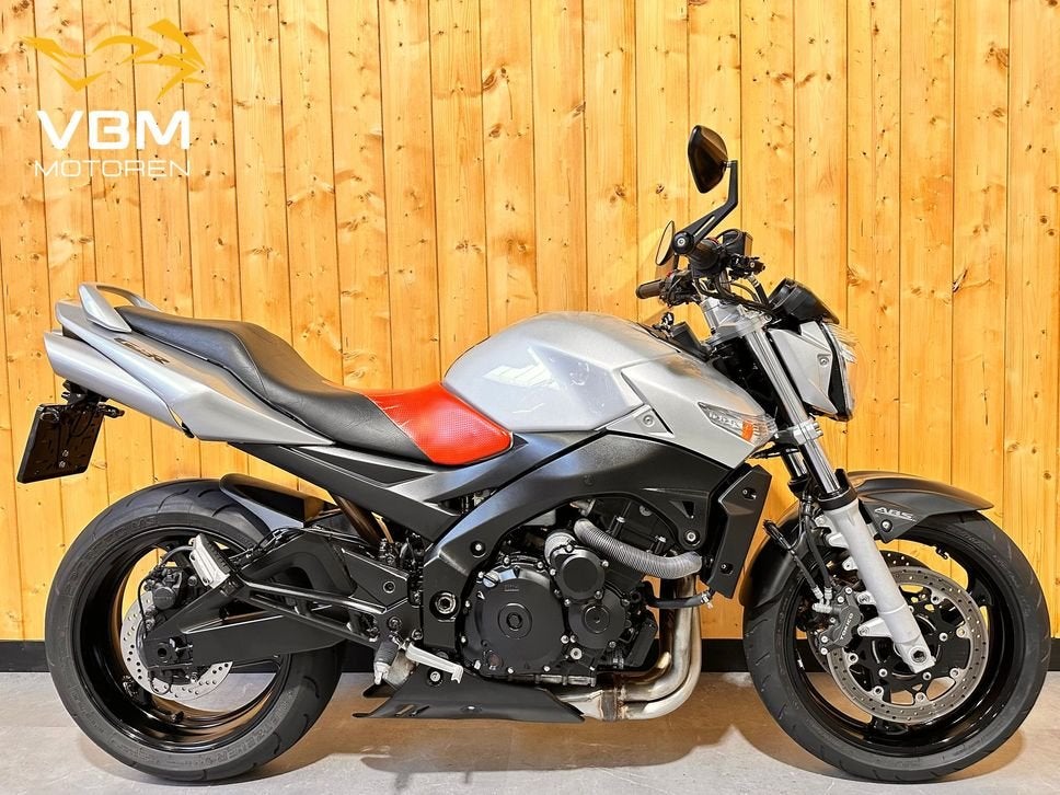 Suzuki GSR 600