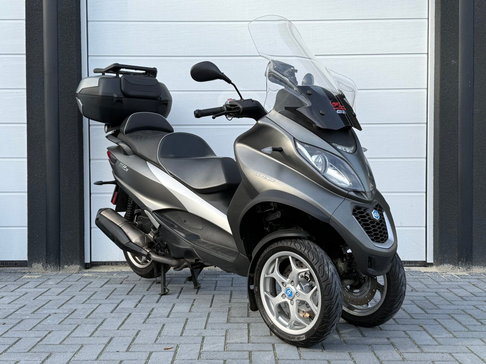 Piaggio MP3 500