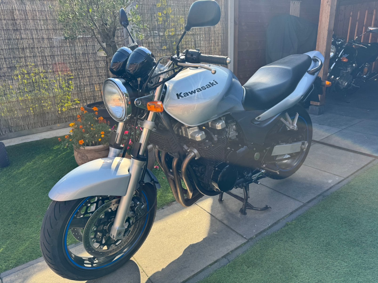 Kawasaki ZR-7