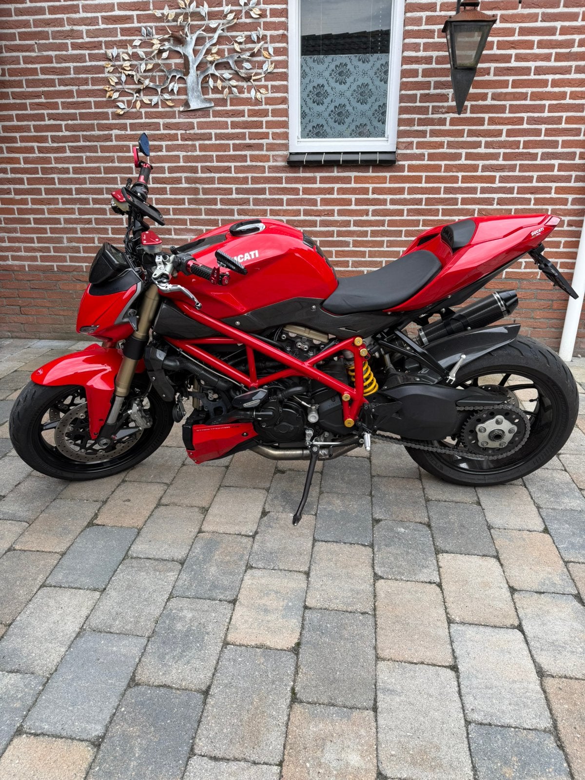 Ducati 848