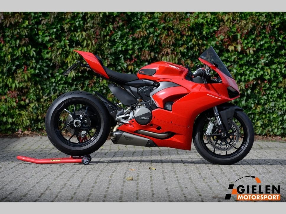 Ducati Panigale V2