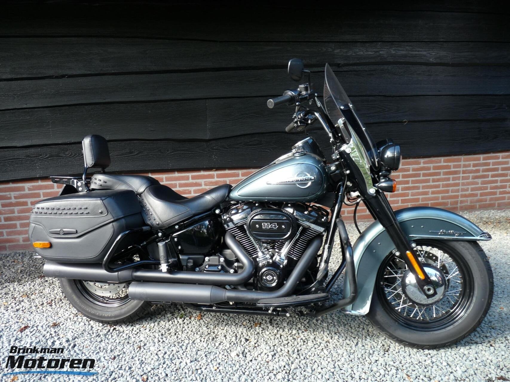 Harley-Davidson FLHCS Softail Heritage Classic 114