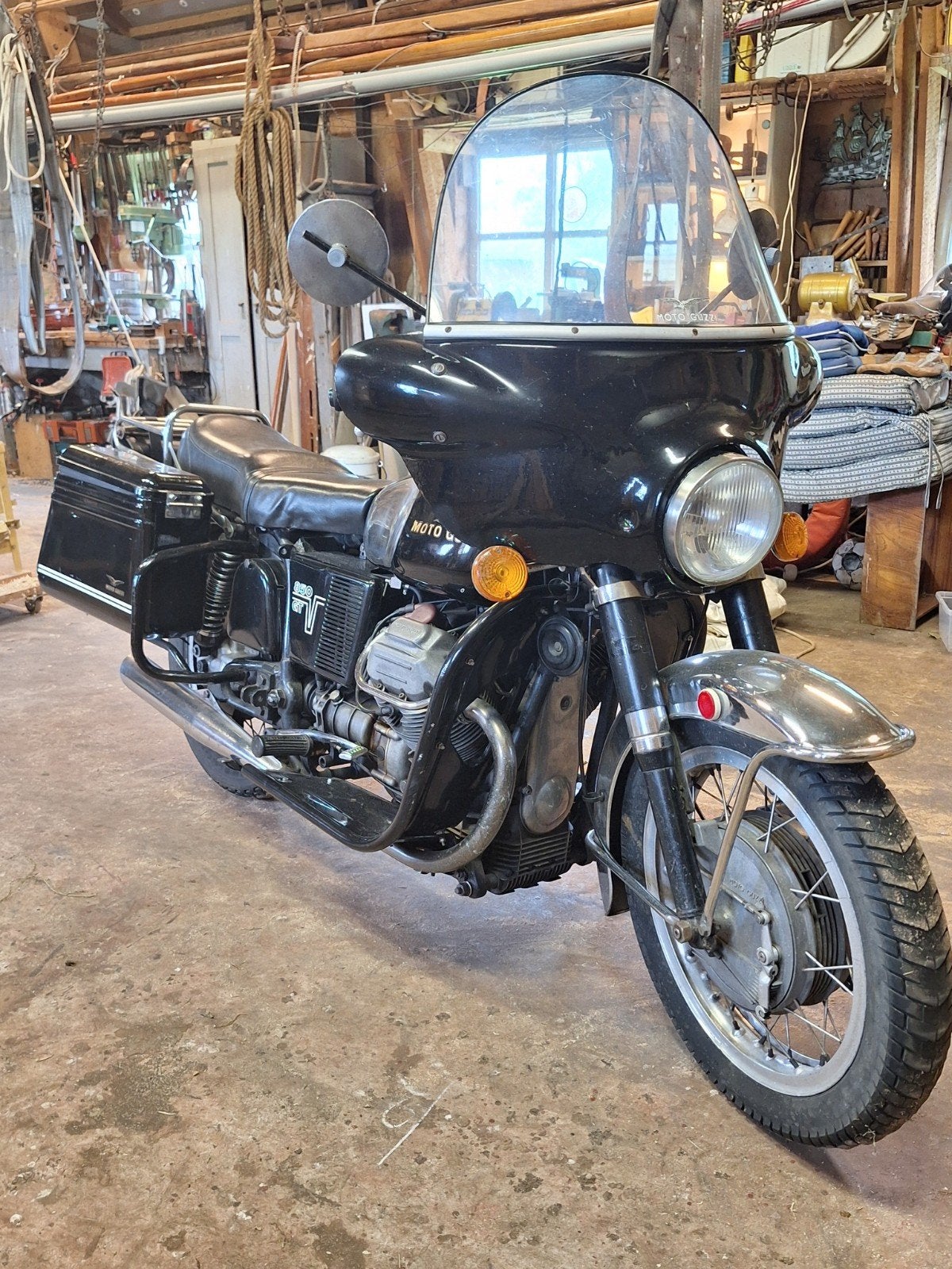 Moto Guzzi 850 GT
