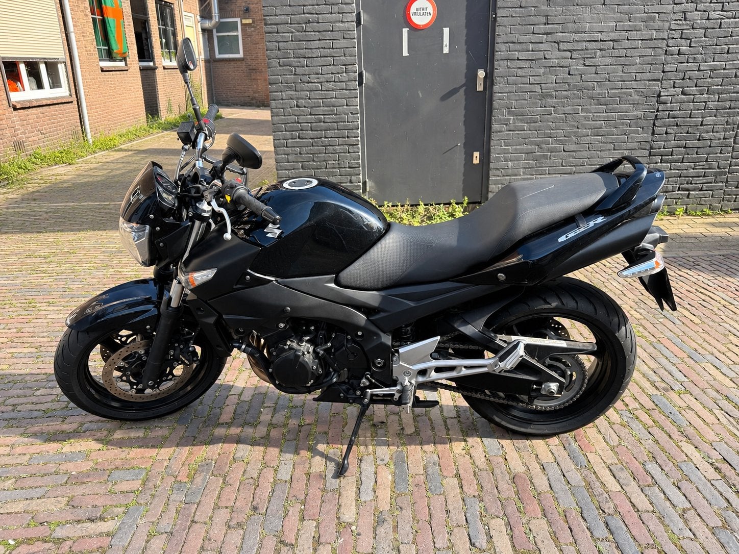Suzuki GSR 600