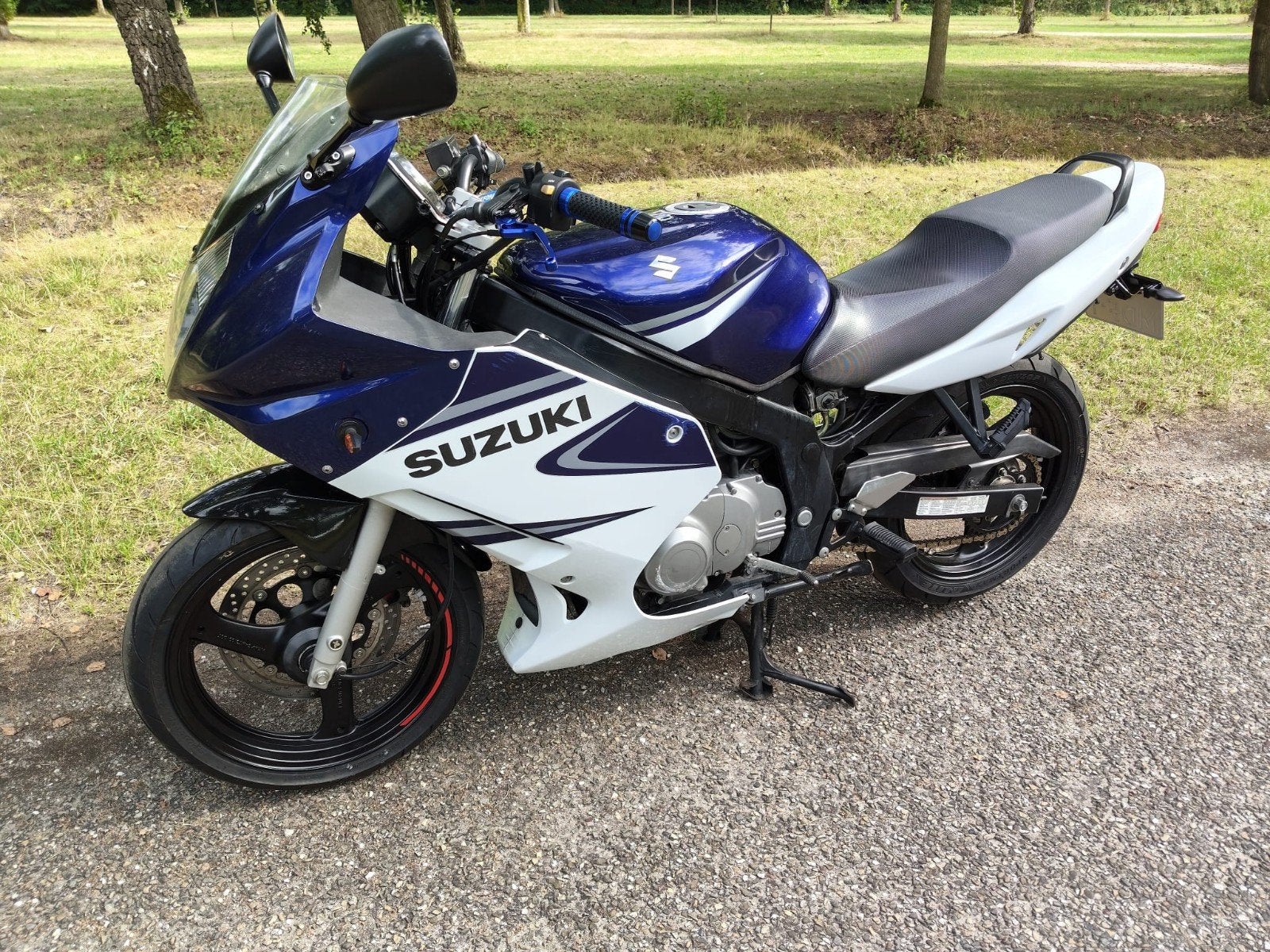 Suzuki GS 500F