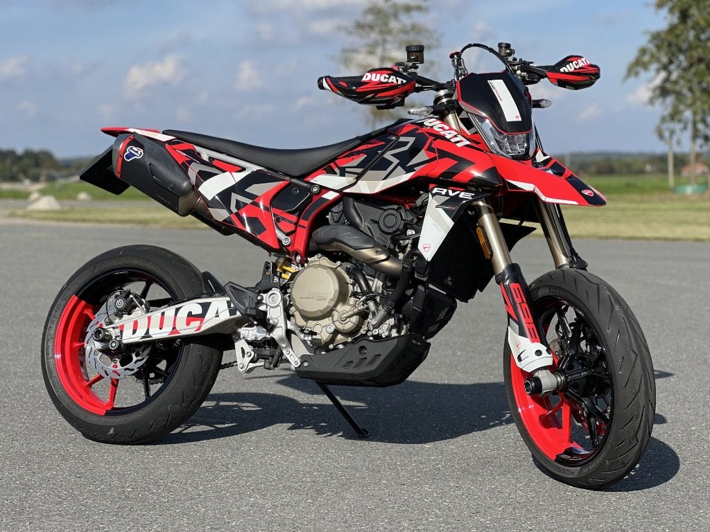 Ducati Hypermotard 698