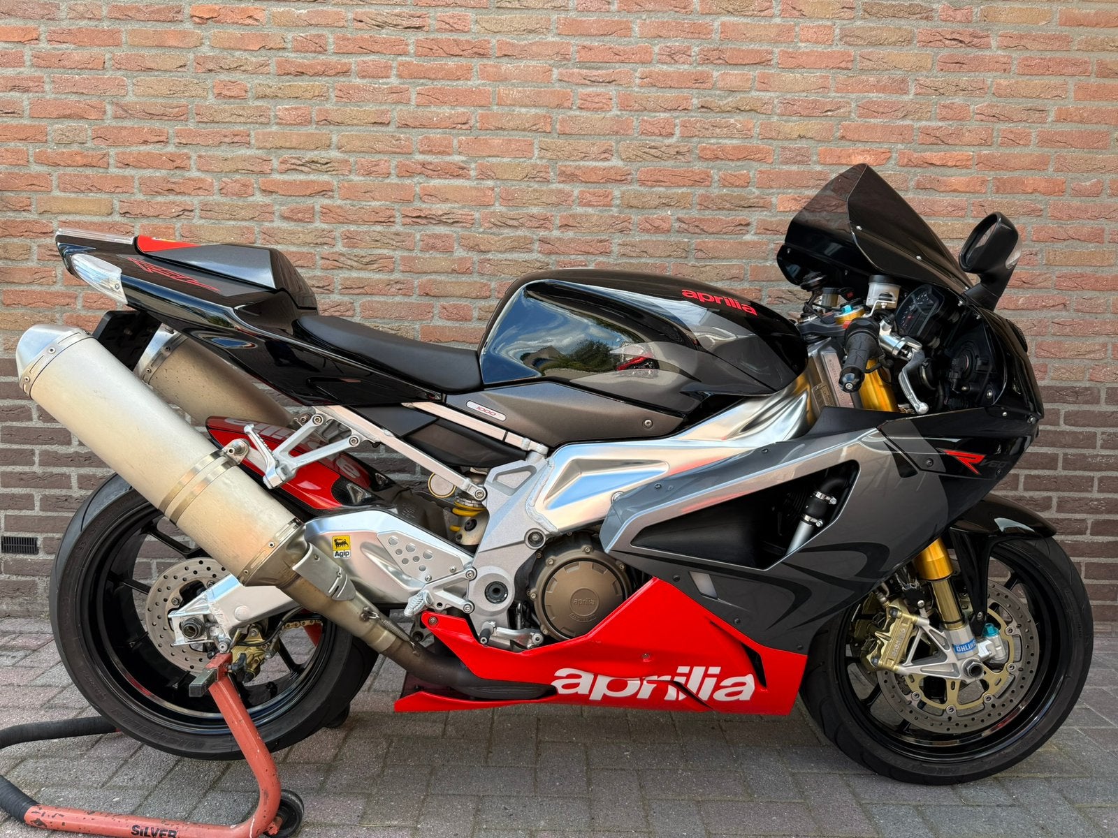 Aprilia RSV 1000R