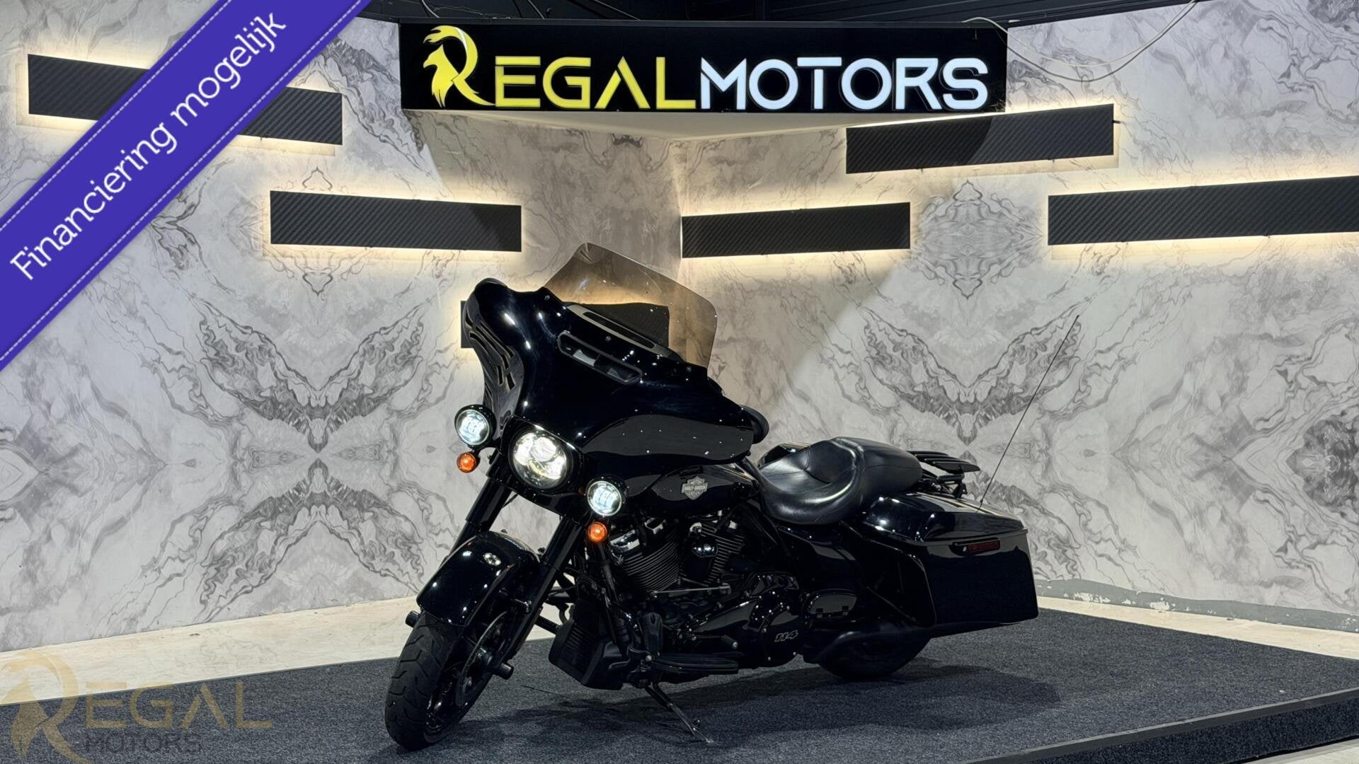 Harley-Davidson FLHXS Street Glide Special