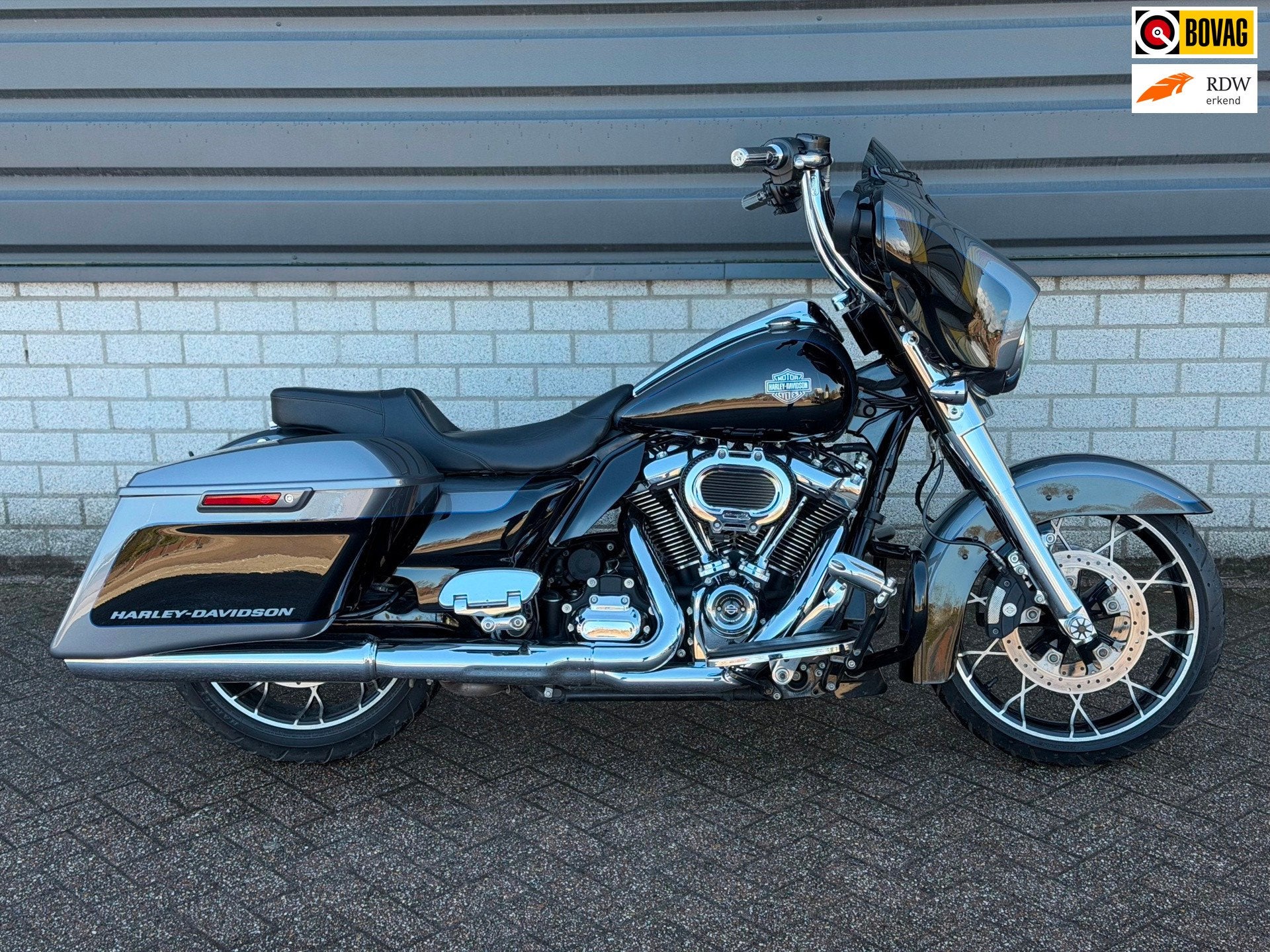 Harley-Davidson FLHXS Street Glide Special