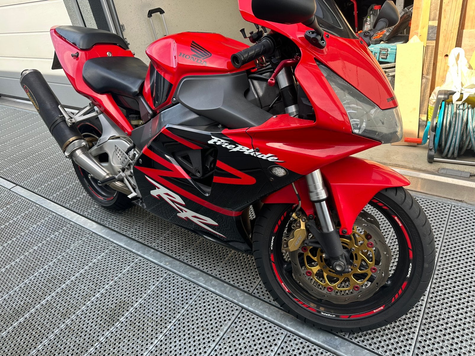 Honda CBR 954RR Fireblade