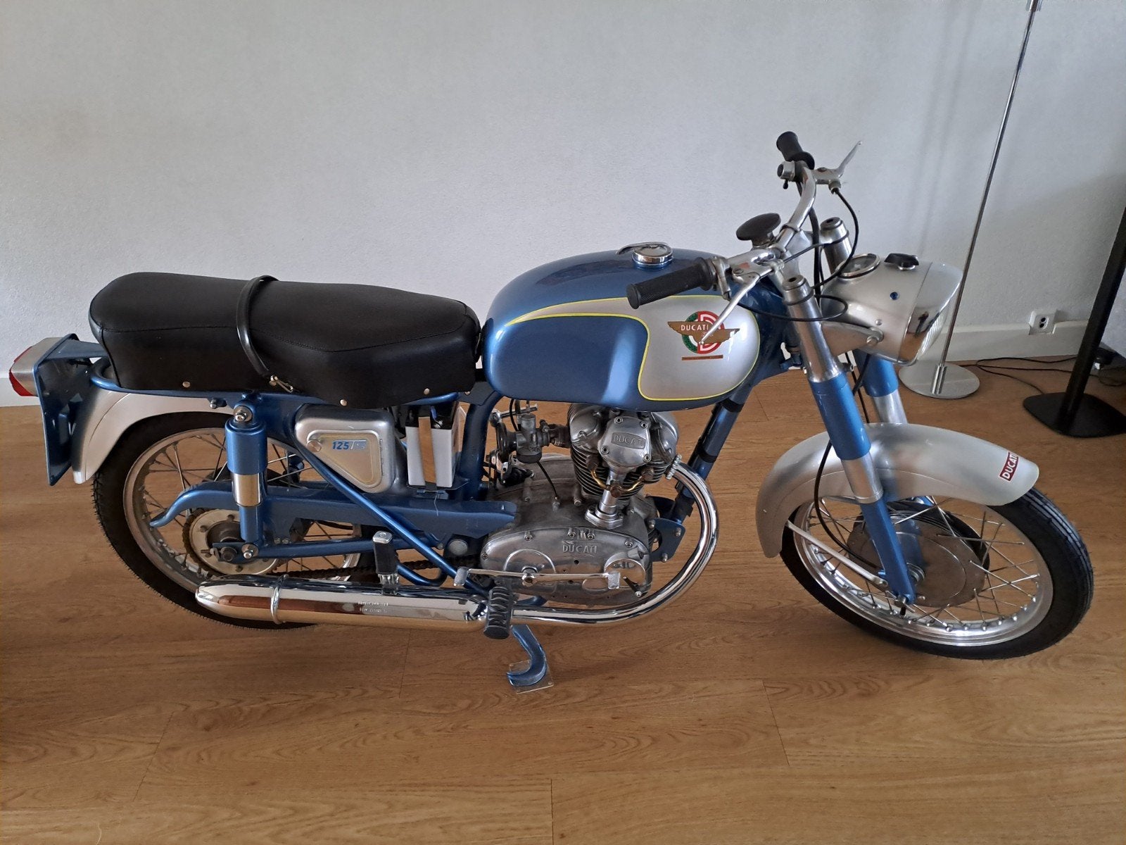 Ducati 125 TS