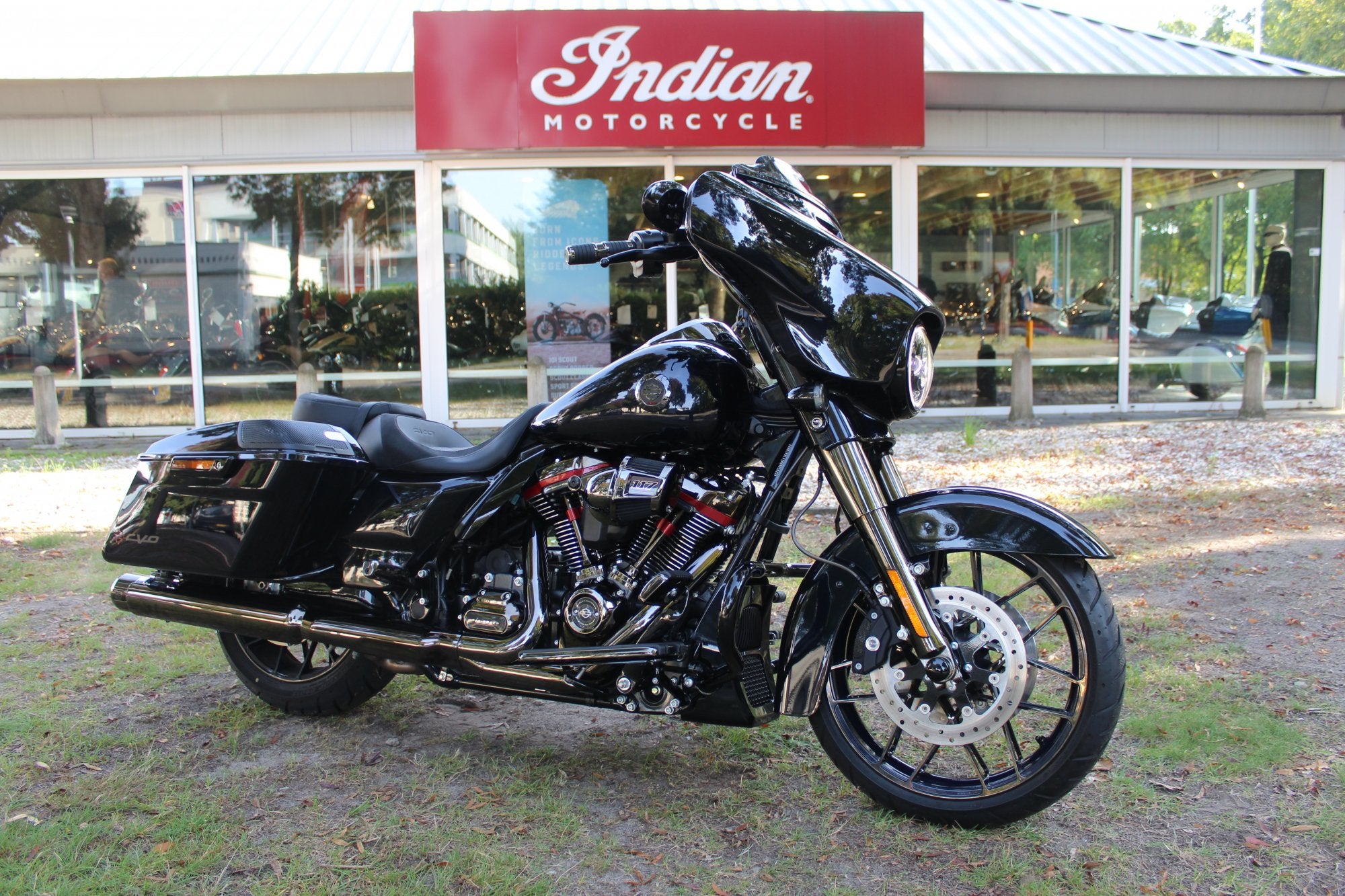 Harley-Davidson CVO Street Glide FLHXSE